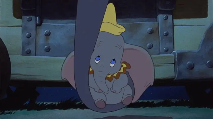 mrs jumbo swinging dumbo from left to right